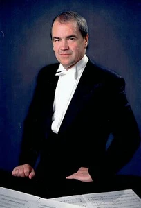 2000 Original Photo Houston Symphony conductor Hans Graf models suit fashion - Picture 1 of 2