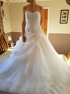 Stunning White Mori Lee Princess Style Wedding Gown with Sweetheart Neckline - Picture 1 of 4