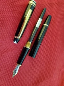 Montblanc Meisterstuck Classic 144 14k M Fountain Pen - Picture 1 of 11