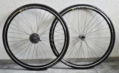 Mavic Cxp Pro Rennradfelgen mit Shimano 105Naben und 9 fach Shimano Kassette - Bild 1 von 4