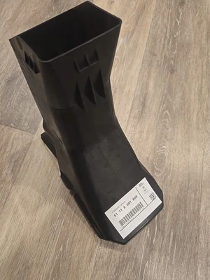 Bmw Air Flow Tube - BMW (51-11-8-081-889) - Image 1 of 3