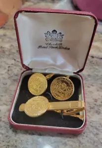 Churchills Club London Bond Street Entrance Token Coin Cufflink Tie Holder 1960s - Picture 1 of 5