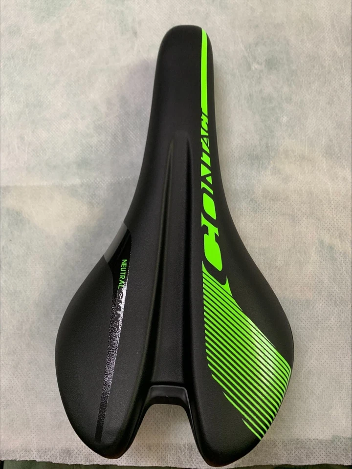 NEW Giant Contact Neutral Bike Saddle 280 x 140mm Black/Green - Image 1 of 4