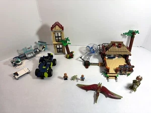 LEGO Jurassic World: Indominus rex 75941 + laboratorio 75939 + coche 70826, etc. - Imagen 1 de 12