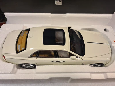 ROLLS-ROYCE GHOST ENGLISH WHITE II   1:18 Kyosho 08801EW - Immagine 1 di 4