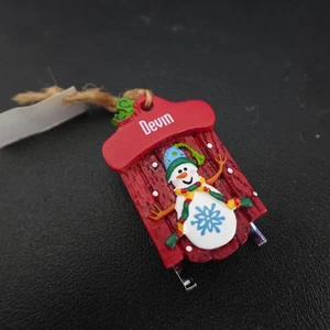 Adorno de Navidad Personalizado Devin Trineo Nombre Kidcore Retro Y2K Regalo - Imagen 1 de 6