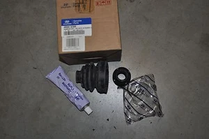 495843Z300 DAMPER KIT - FRONT AXLE DYNAMIC, LH, GENUINE HYUNDAI I40 2011-2015 - Picture 1 of 1