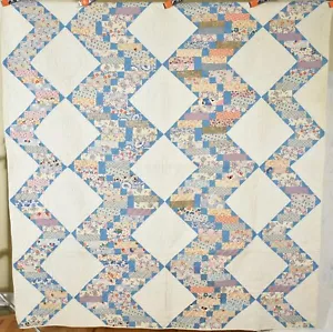 WELL QUILTED Vintage 30's Zig Zag Antique Quilt ~Nice Blue Accents! - Picture 1 of 11