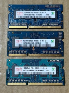 Used - Tested - 3x 1GB HYNIX PC3-10600 SODIMM - DDR3-1333 - HMT112S6BFR63 - Picture 1 of 2