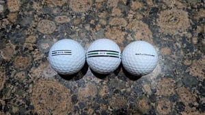 3 Titleist Premium Golfbälle 2 sehr leicht bespielte AVX & 1 neue Tour Distance - Bild 1 von 9