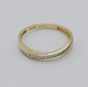 375 9ct Solid Gold 0.10ct Crossover Diamond Eternity Ring Simulated Size J to S - Picture 1 of 8