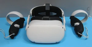 Meta Oculus Quest 2 128GB VR Headset. Includes Case, Headset, Controllers, Assc. - Picture 1 of 5