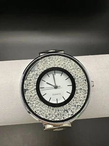 Reloj de Moda para Mujer Tono Plateado Cristales Flotantes Banda de Malla Funciona Batería Nueva - Imagen 1 de 13