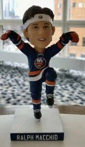 NY ISLANDERS BOBBLEHEAD RALPH MACCHIO SGA KARATE KID 2016 NHL HOCKEY - Imagen 1 de 6