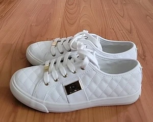G By Guess Women's Shoes Sneakers White Size 8 M,Great Condition - Picture 1 of 12