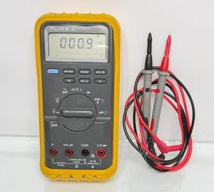 Multimetro Fluke 83 con sonda - Foto 1 di 11