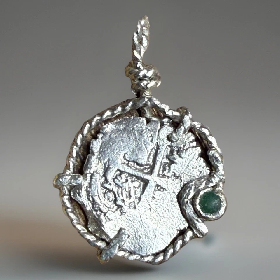 Auténtica Moneda Cob Naufragio Plata 1 Real Era Colonial Española en Bisel Esmeralda Foto 1 de 4