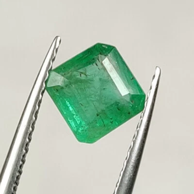 1.28 CT - Natural Zambian Emerald Nice Luster Green Gem Square Shape - 1912 - Image 1 of 2