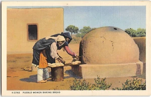 Pueblo Frauen backen Brot Indianer um 1940 Vintage Postkarte - Bild 1 von 2