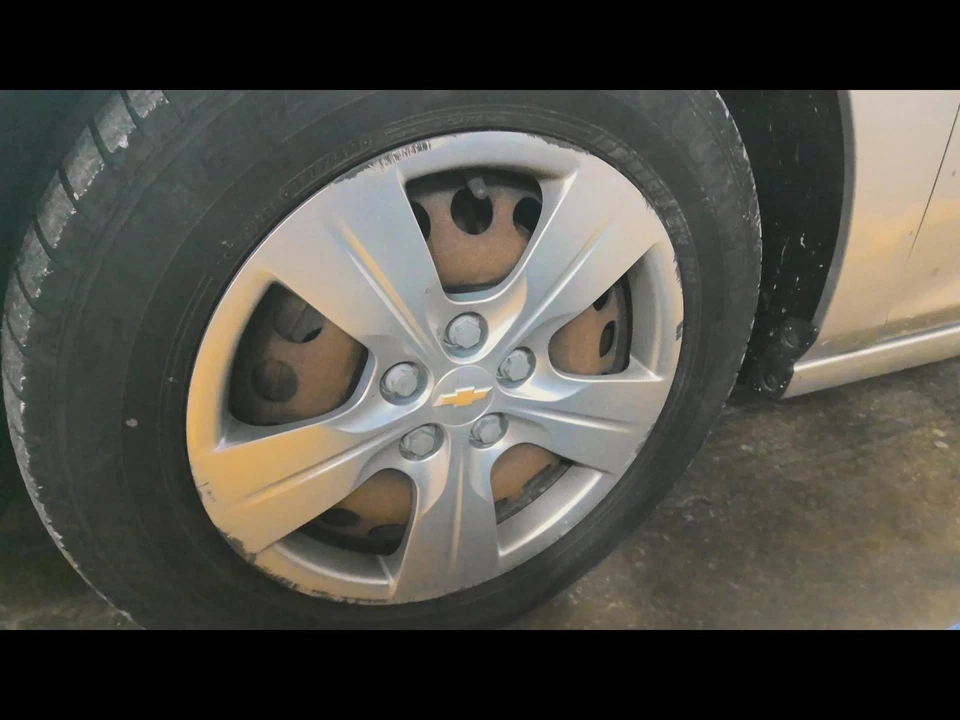 Tampa de roda usada serve: 2017 Chevrolet Cruze VIN B 4º dígito novo estilo grau C - Imagem 1 de 4