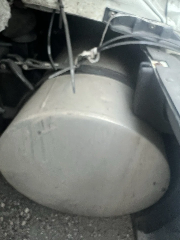 Semirremolque tanque de combustible International LT Foto 1 de 3