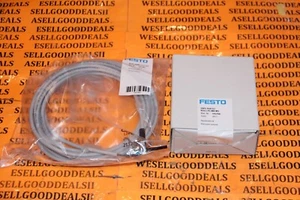 Festo SDE1-D10-G2-R14-L-P1-M8-W5 Pressure Sensor With Cable 192766 New - Picture 1 of 3