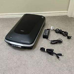 Epson Perfection V500 Photo Scanner J251A W/ OEM Power Supply & USB Cord Tested - Picture 1 of 13