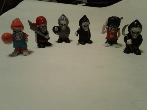 Hey Homies **** Check out  BoneHedz  6 figures Skull Hedz NEW Cover