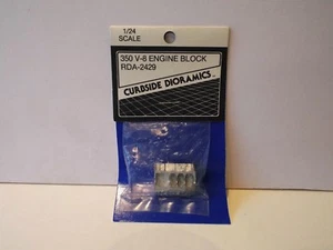 1:24 RDA-2429 CURBSIDE DIORAMICS 350 V8 ENGINE BLOCK RARE SOC (KS18) - Picture 1 of 1