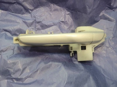 Manija exterior de la puerta del conductor trasero izquierdo Hyundai Elantra 2017-2020 - gris Foto 1 de 4