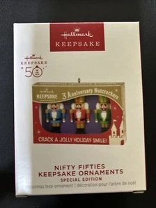 Adornos de recuerdo de los años cincuenta 2023 sello EDICIÓN ESPECIAL adorno sin usar, en caja - Imagen 1 de 2