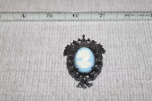 Vintage Cameo on Blue Silvertone Brooch Pin Estate 1930s - Picture 1 of 4