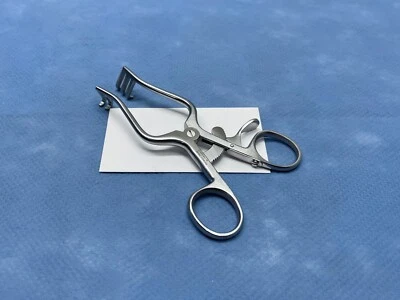 Symmetry 50-5647 Baby Weitlaner Retractor, 4.5", Blunt, 2x3 Prongs, Germany - Image 1 of 3