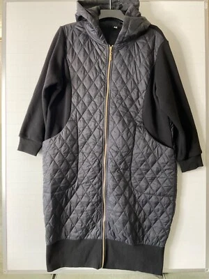 Abrigo negro único hecho en Corea talla única 1m largo 70% algodón / 30% poliéster  Foto 1 de 2