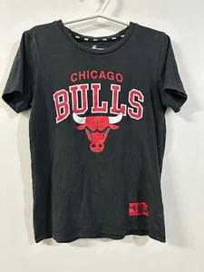 NBA - Kids Unisex Chicago Bulls Size 9 Grey Tee - VGC - Super Comfy - Go Bulls ! - Picture 1 of 6