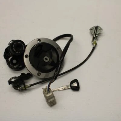 11-12 JUEGO DE LLAVES DE ENCENDIDO KAWASAKI Z1000 CON TAPA DE GAS Y CERRADURA DE ASIENTO BB249 Foto 1 de 4