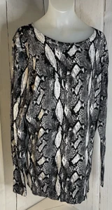 Suéter Worthington Para Mujer Talla Med Blanco y Negro Manga Larga Estampado Serpiente 1468H - Imagen 1 de 11