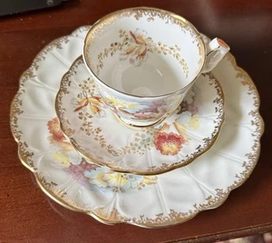 AYNSLEY - Orchidee / Engel Trompete Blumen Teetasse, Untertasse und Teller - 60er Jahre - schön - Bild 1 von 15