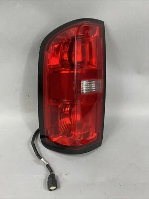 Luz trasera izquierda lado conductor Chevrolet Colorado 2015-2021 OEM Foto 1 de 4
