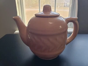 Vintage Pink Shawnee Laurel Wreath, Herringbone Small Teapot USA - Picture 1 of 10