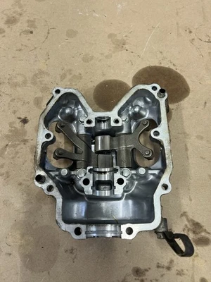 Cubierta basculante de culata delantera Kawasaki Prairie 650 2002 4x4 B631 Foto 1 de 4