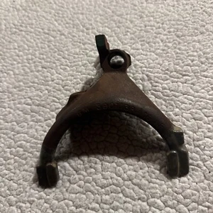 GM SM465 3-4 Shift Fork 3901138 - Picture 1 of 9