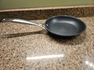 Le Creuset 8” Skillet Pan Toughened Pro Black H22045 - Picture 1 of 11