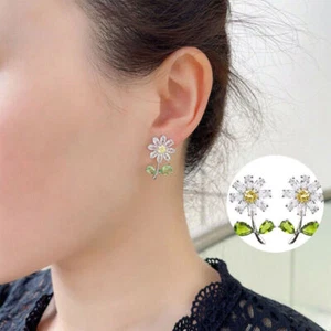 Pretty Flower Stud Earrings for Women Cubic Zirconia Wedding Jewelry - Picture 1 of 10