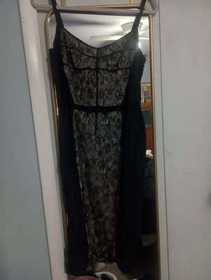 D&G Iconic Lace Front Black Sheath Sz 44 - Image 1 of 4