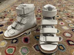 FIRST WALKERS CLUEY LUCY WHITE LEATHER BOOTIE SANDALS Toddler Girl 26 US 10 NEW - Picture 1 of 10