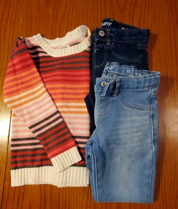 Oshkosh Girl's Striped Sweater sz 5 and 2 Pairs Jumping Beans Jeggings 5T Lot - Picture 1 of 8