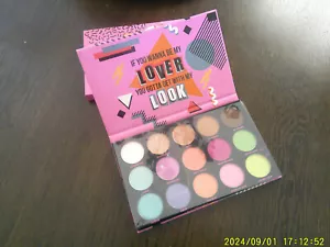 bh Cosmetics 90’s Remix Dance 15 Color Eyeshadow Palette 30g NEW - Picture 1 of 4