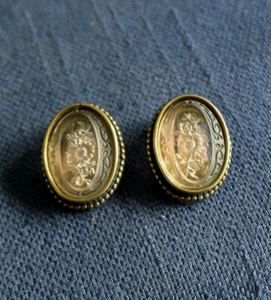 Vtg Reverse Carved Pink Glass Beaded Brass Oval Clip Earrings-Floral & Scrolls - Picture 1 of 6