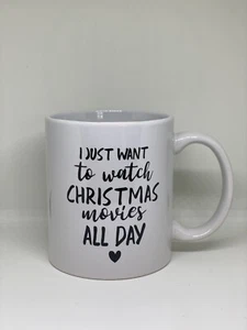 Taza de café 11 onzas taza de cerámica solo quiero ver películas navideñas todo el día  - Imagen 1 de 3